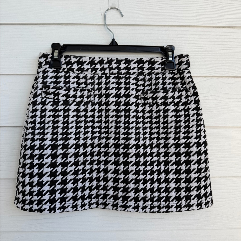Forever 21 Black and White Houndstooth Mini Skirt